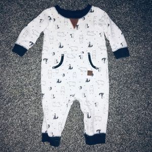 Carters wild about mom outfit